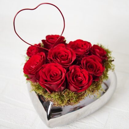 Aranjament Floral Moon Hart din Trandafiri Rosii