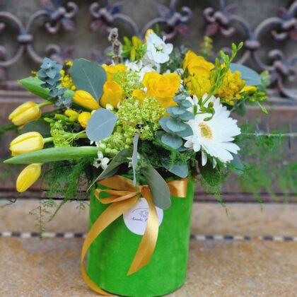 Aranjament Floral în Cutie de Catifea