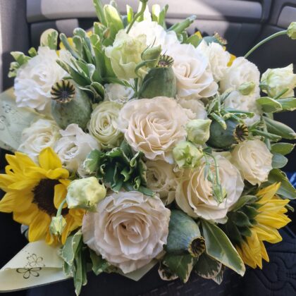 Buchet din Trandafiri, lisianthus și Mac Happiness